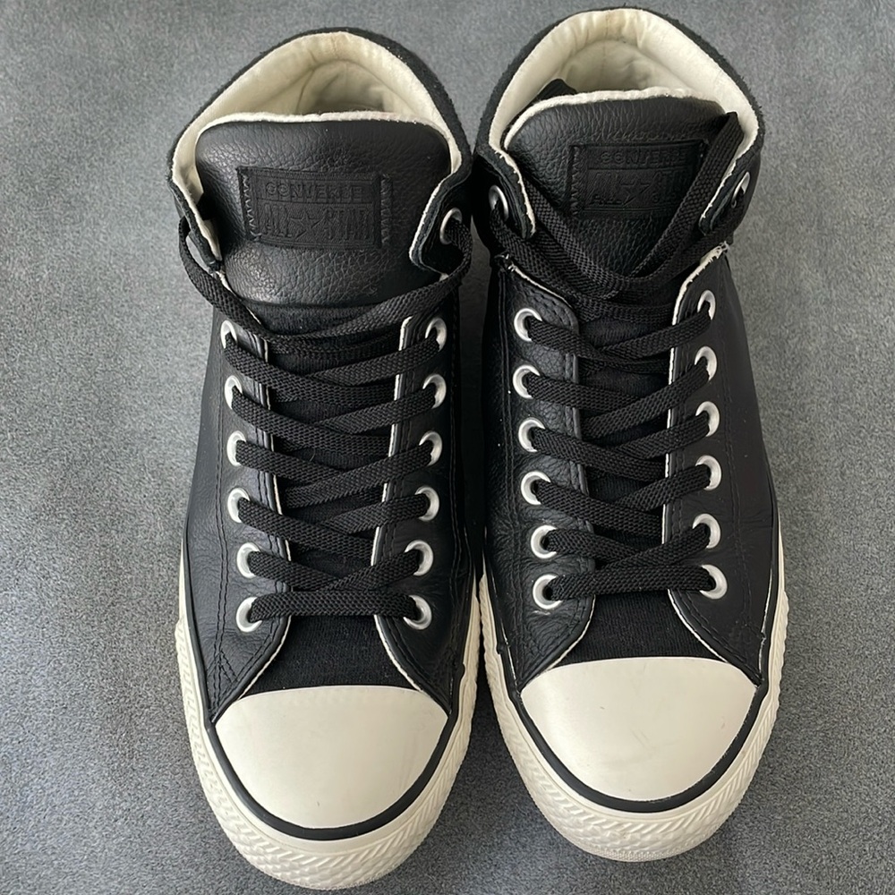 Converse Leather upper Mid Top. Size 8 Nice Preowned Shoes